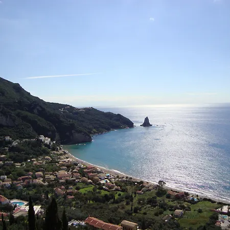 Pelagos Agios Gordios 아파트