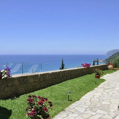 Pelagos Agios Gordios Апартаменты *